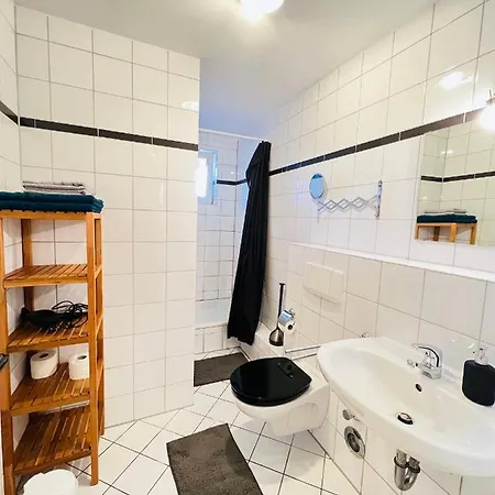 Mit Grossem Balkon Im Belgischen Viertel アパート