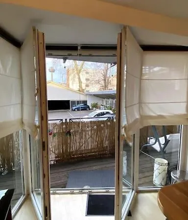 Mit Grossem Balkon Im Belgischen Viertel *